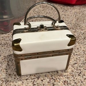 Delill vintage box purse.